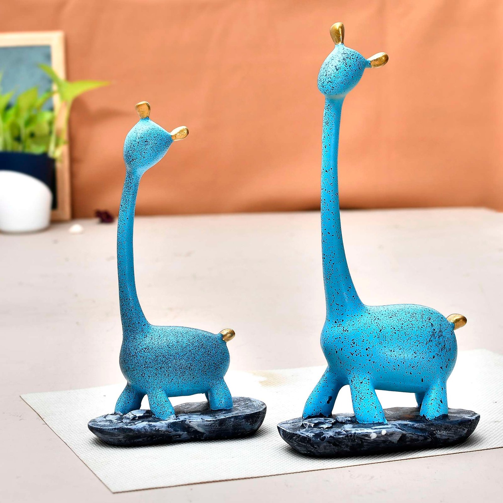 Giraffe Pair Antique Finish Showpiece - Image 3